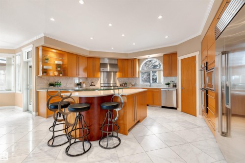 9704 Riverside Drive, Edmonton, AB - Indoor Photo Showing Kitchen With Upgraded Kitchen