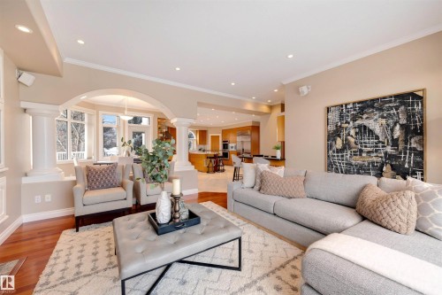 9704 Riverside Drive, Edmonton, AB - Indoor Photo Showing Living Room