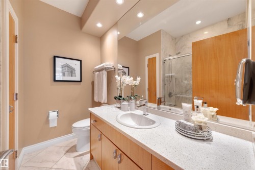 9704 Riverside Drive, Edmonton, AB - Indoor Photo Showing Bathroom