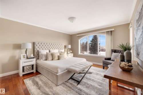 9704 Riverside Drive, Edmonton, AB - Indoor Photo Showing Bedroom