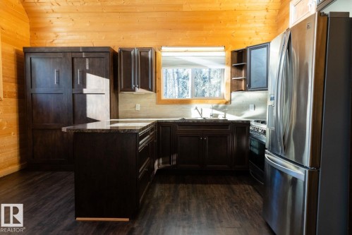126 62036 Twp Road 462, Rural Wetaskiwin County, AB - Indoor Photo Showing Kitchen