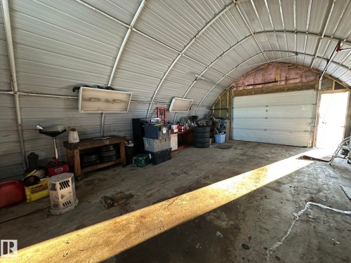 59240 Range 191 Road, Rural Smoky Lake County, AB - Indoor Photo Showing Garage