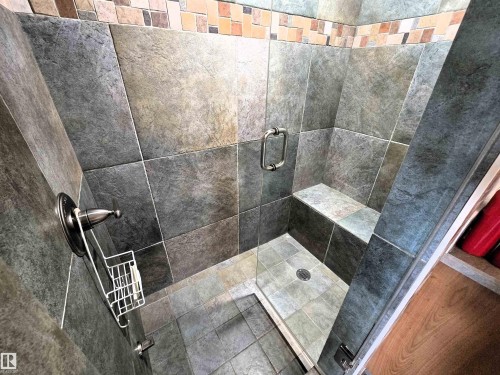 491 52328 Rge Road 233, Rural Strathcona County, AB - Indoor Photo Showing Bathroom