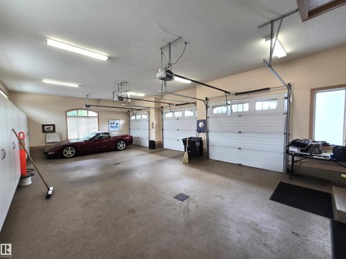 491 52328 Rge Road 233, Rural Strathcona County, AB - Indoor Photo Showing Garage