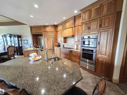 491 52328 Rge Road 233, Rural Strathcona County, AB - Indoor Photo Showing Kitchen With Upgraded Kitchen
