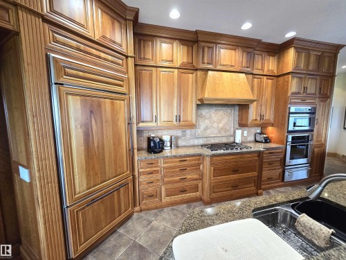 491 52328 Rge Road 233, Rural Strathcona County, AB - Indoor Photo Showing Kitchen With Double Sink