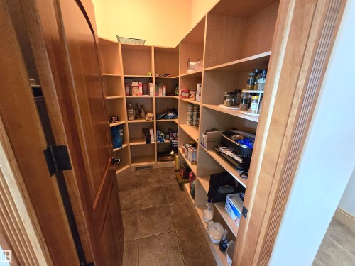 491 52328 Rge Road 233, Rural Strathcona County, AB - Indoor With Storage