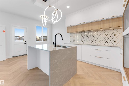 150 Creekside Lane, Leduc, AB - Indoor Photo Showing Kitchen