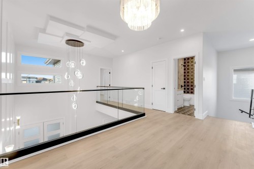 150 Creekside Lane, Leduc, AB - Indoor Photo Showing Other Room