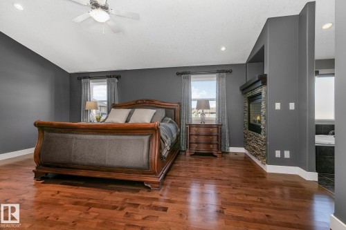 1110 Connelly Court, Edmonton, AB - Indoor Photo Showing Bedroom