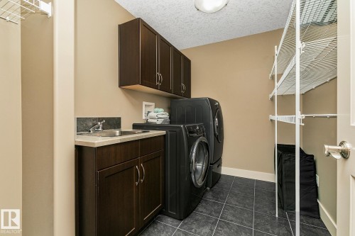 1110 Connelly Court, Edmonton, AB - Indoor Photo Showing Laundry Room