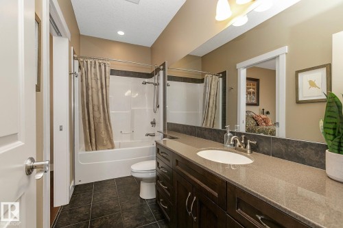 1110 Connelly Court, Edmonton, AB - Indoor Photo Showing Bathroom