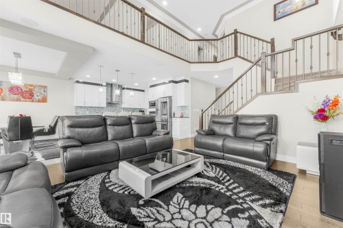 17024 62 Street, Edmonton, AB - Indoor Photo Showing Living Room