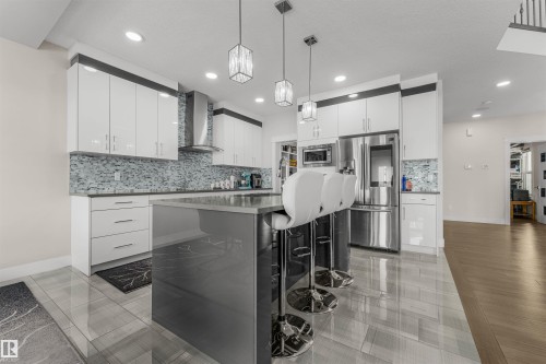 17024 62 Street, Edmonton, AB - Indoor Photo Showing Kitchen With Stainless Steel Kitchen With Upgraded Kitchen