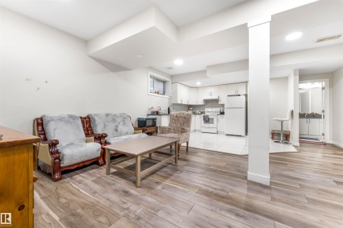 17024 62 Street, Edmonton, AB - Indoor Photo Showing Other Room