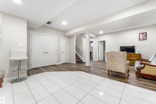 17024 62 Street, Edmonton, AB - Indoor