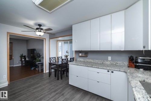 9512 Sherridon Drive, Fort Saskatchewan, AB - Indoor Photo Showing Kitchen