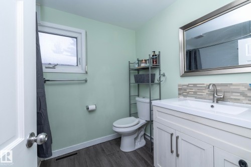9512 Sherridon Drive, Fort Saskatchewan, AB - Indoor Photo Showing Bathroom
