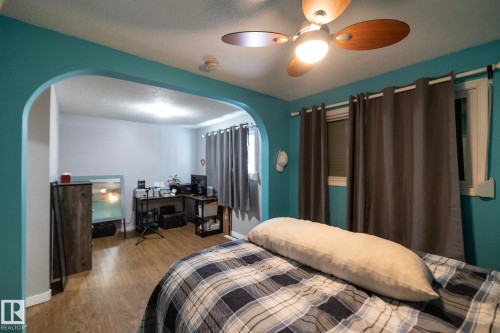 9512 Sherridon Drive, Fort Saskatchewan, AB - Indoor Photo Showing Bedroom