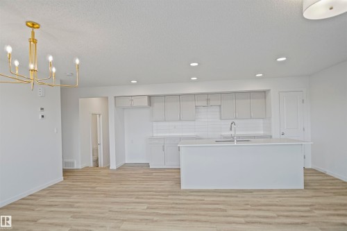 57 19904 31 Avenue, Edmonton, AB - Indoor Photo Showing Kitchen