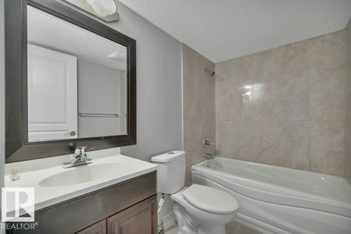 2338 29A Avenue, Edmonton, AB - Indoor Photo Showing Bathroom
