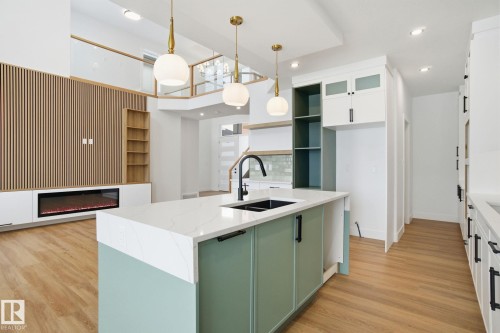 142 Edgewater Circle, Leduc, AB - Indoor Photo Showing Kitchen With Double Sink With Upgraded Kitchen