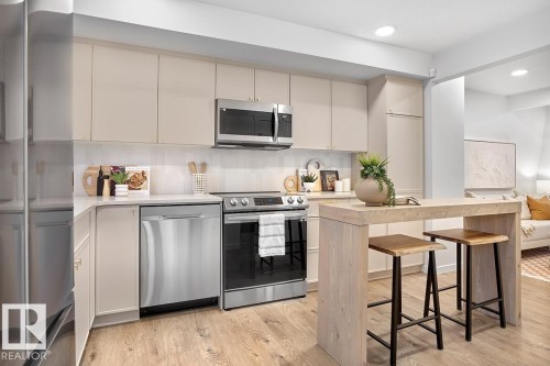 206 Marquis Boulevard, Edmonton, AB - Indoor Photo Showing Kitchen With Upgraded Kitchen
