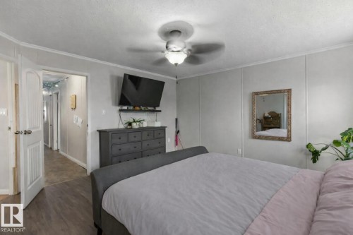 1011 Aspen Drive E, Leduc, AB - Indoor Photo Showing Bedroom