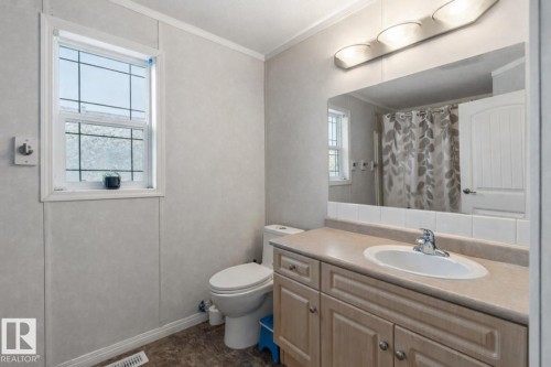 1011 Aspen Drive E, Leduc, AB - Indoor Photo Showing Bathroom