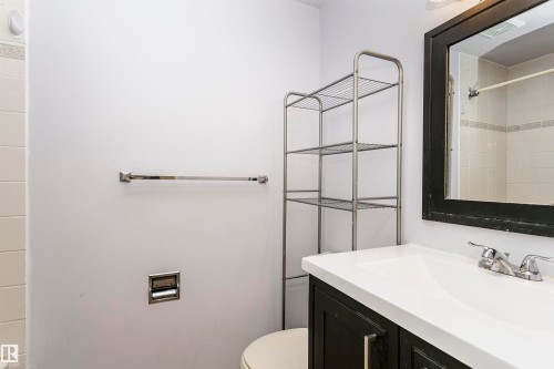 21 11111 26 Avenue, Edmonton, AB - Indoor Photo Showing Bathroom