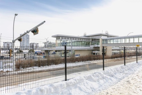 21 11111 26 Avenue, Edmonton, AB - Outdoor