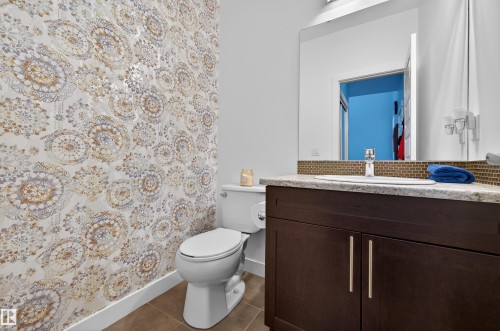 21615 84 Avenue, Edmonton, AB - Indoor Photo Showing Bathroom