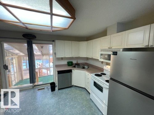 10966 158 Street, Edmonton, AB - Indoor Photo Showing Kitchen