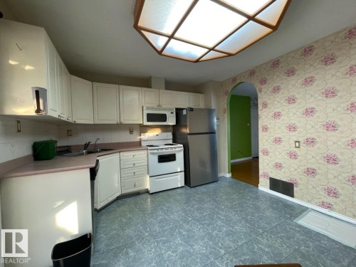 10966 158 Street, Edmonton, AB - Indoor Photo Showing Kitchen With Double Sink