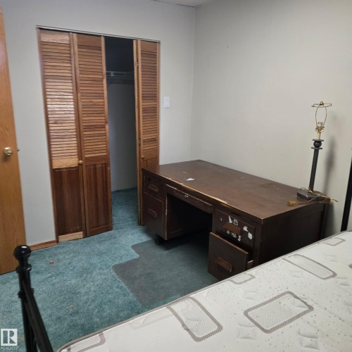 10966 158 Street, Edmonton, AB - Indoor Photo Showing Bedroom