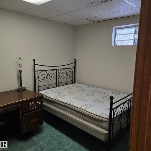 10966 158 Street, Edmonton, AB - Indoor Photo Showing Bedroom