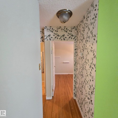 10966 158 Street, Edmonton, AB - Indoor Photo Showing Bathroom