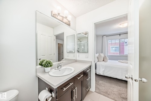 50 460 Hemingway Road, Edmonton, AB - Indoor Photo Showing Bathroom