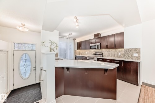 50 460 Hemingway Road, Edmonton, AB - Indoor Photo Showing Kitchen With Upgraded Kitchen