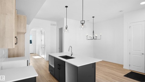 20705 42 Avenue, Edmonton, AB - Indoor Photo Showing Kitchen