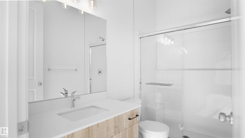 20705 42 Avenue, Edmonton, AB - Indoor Photo Showing Bathroom