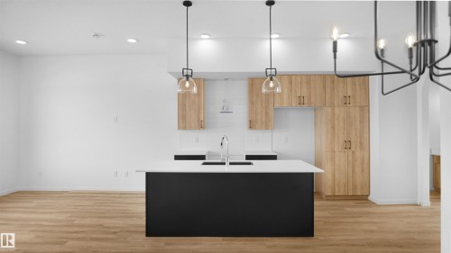 20705 42 Avenue, Edmonton, AB - Indoor Photo Showing Kitchen