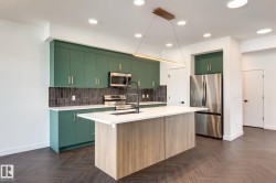 2118 CROSSBILL Lane  Edmonton, AB T5S 0W3