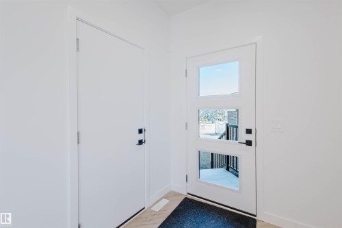 2118 Crossbill Lane, Edmonton, AB - Indoor Photo Showing Other Room