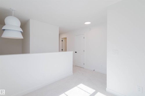2118 Crossbill Lane, Edmonton, AB - Indoor Photo Showing Other Room