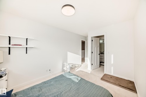 6685 Cardinal Road, Edmonton, AB - Indoor