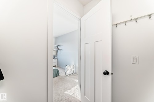 6685 Cardinal Road, Edmonton, AB - Indoor