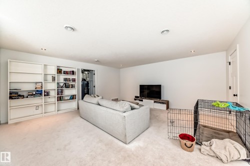 6685 Cardinal Road, Edmonton, AB - Indoor