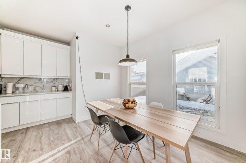 6685 Cardinal Road, Edmonton, AB - Indoor Photo Showing Dining Room