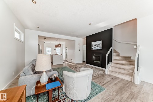 6685 Cardinal Road, Edmonton, AB - Indoor